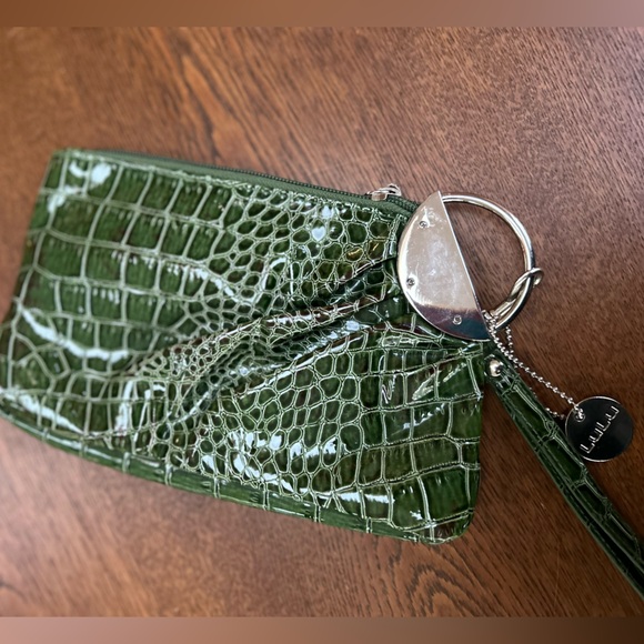 Emerald green Lulu’s Wristlet. Snakeprint faux leather. Silver accent 1/2 circle - Picture 3 of 4